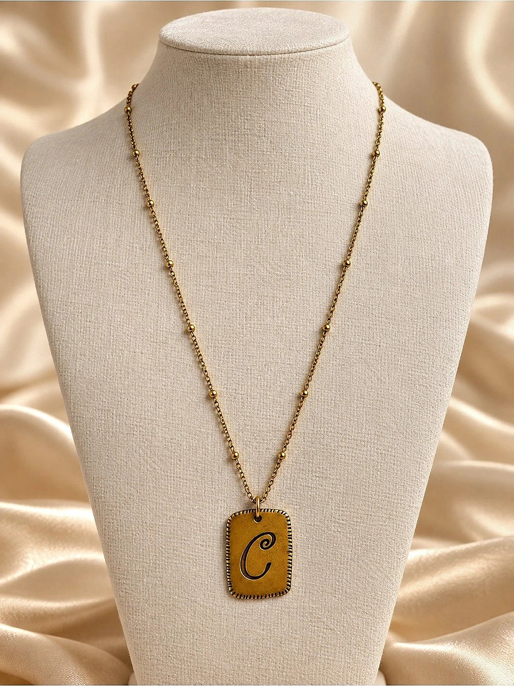 Gold-Tone Initial C Pendant Necklace Like New 285
